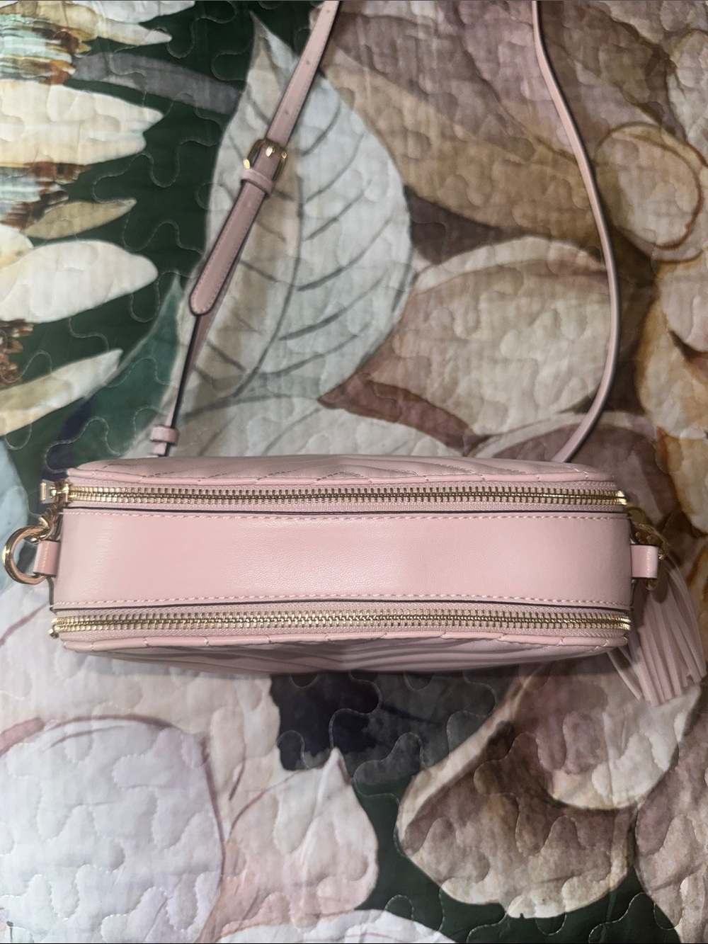 ALDO Pale Pink Quilted Crossbody with Gold Chain & Tassel - Picture 5 of 10